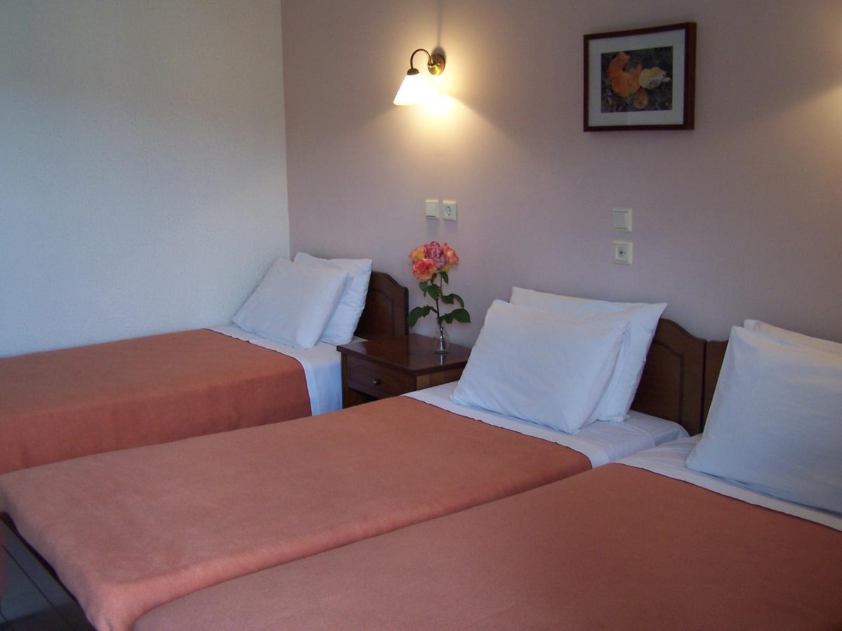 Valia Calda Hotel Perivoli  Kamer foto
