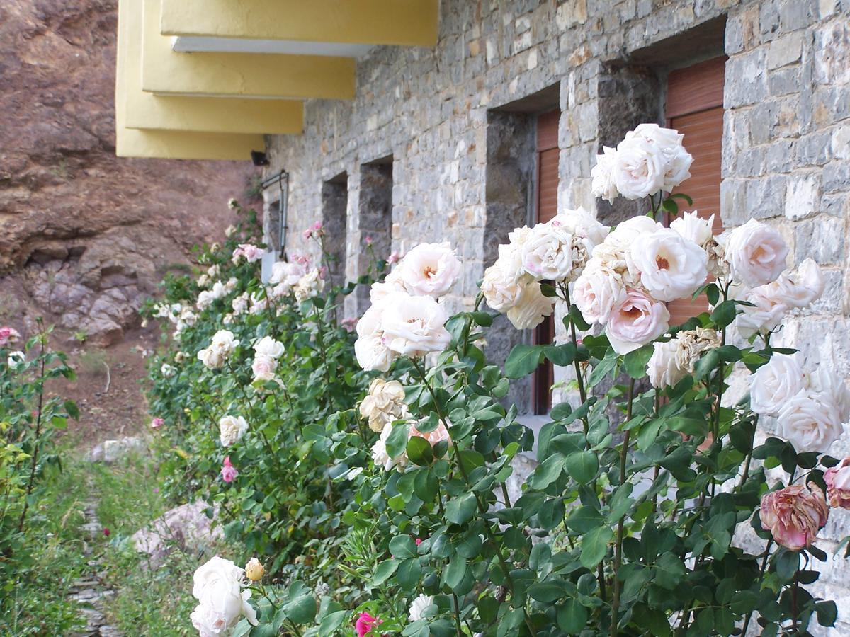 Valia Calda Hotel Perivoli  Buitenkant foto